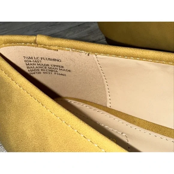 NEW LIZ CLAIBORNE womens Flushing flat slip on shoes sz 7.5M gold faux suede - Picture 6 of 7